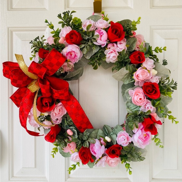 Elegant Red and Pink Floral Wreath with Gold Accents